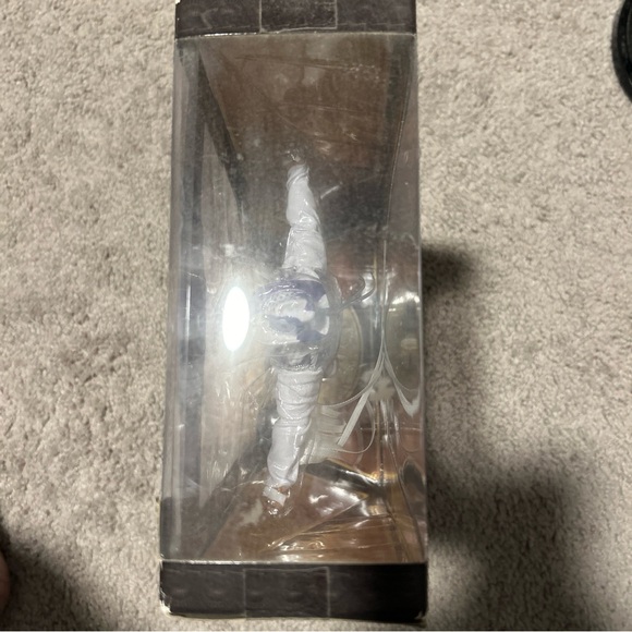 WWE DEFINING MOMENTS MACHO MAN RANDY SAVAGE NEW IN BOX, WRESTLEMANIA 7 FIGURE - Picture 10 of 11